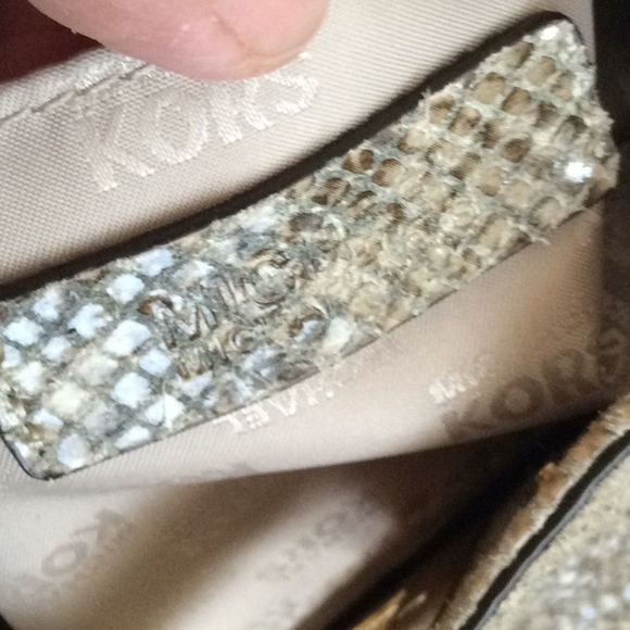 Nice💞MICHAEL KORS 💞reptile skin purse - Picture 8 of 8